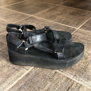 Teva flatform universal sandal